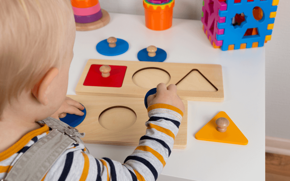 Sviluppo sensoriale del bambino: giochi dai 2 anni - Blog - Borgione Centro  Didattico