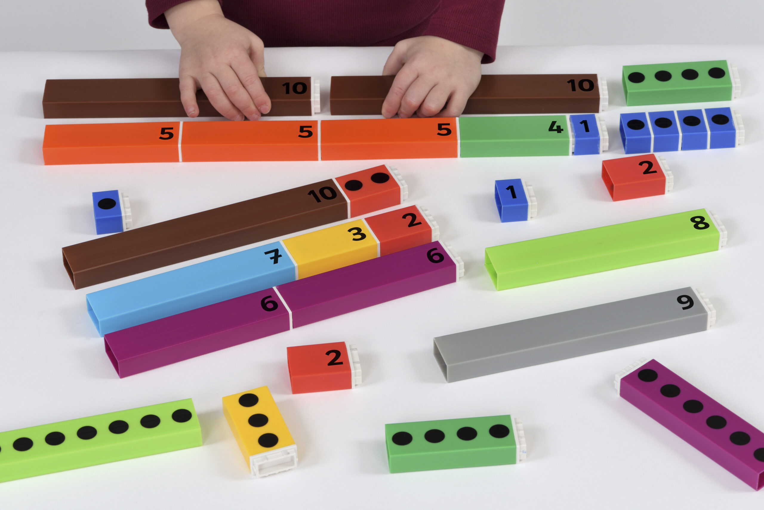 Maxi regoli per matematica, doppia codifica numero-puntini, dimostrazioni in classe