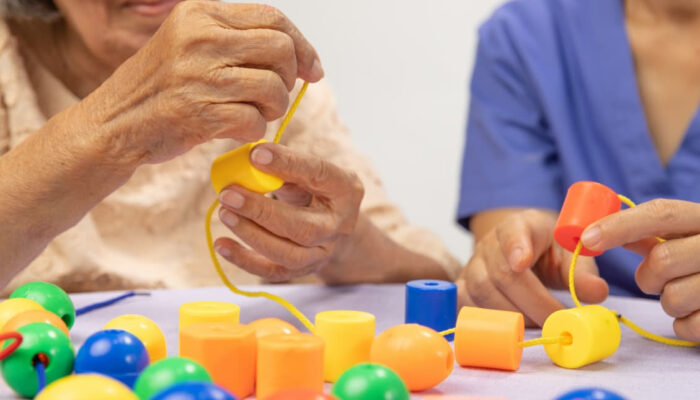 Espressione creativa e Alzheimer: scelta dei materiali