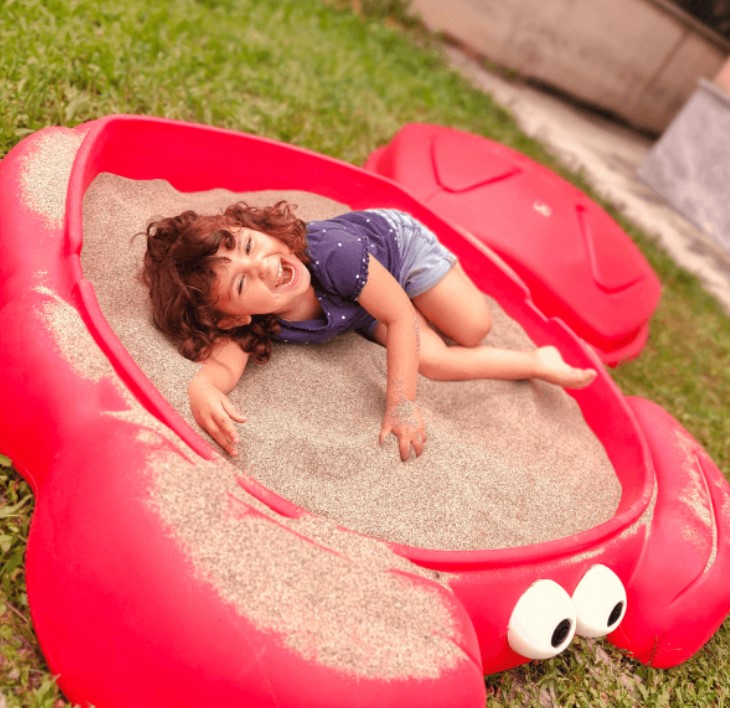 Sabbiera per bambini rossa a forma di granchio