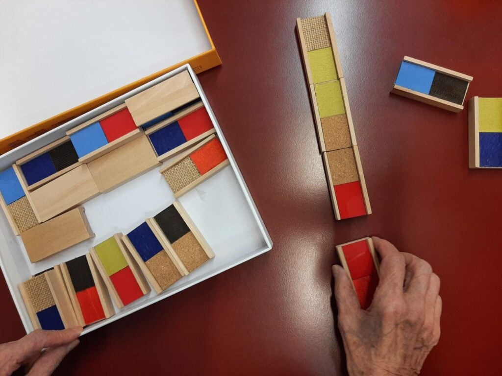 attività per potenziare capacità attentive con domino del tatto 1