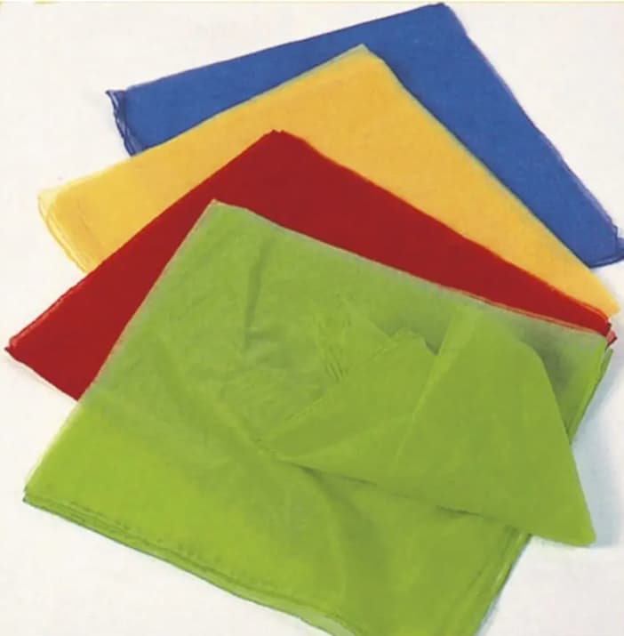 Foulard rettangolari di colore verde, rosso, blu, gialli