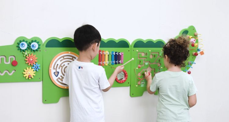 giochi accoglienza infanzia pannello murale borgione