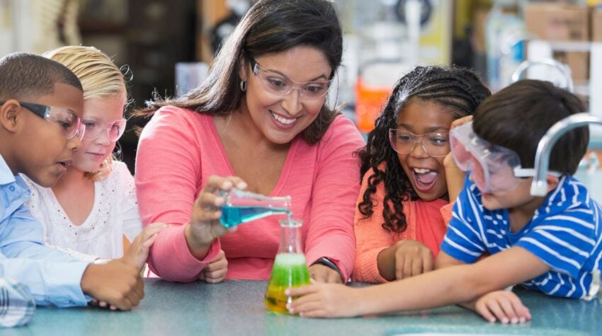 laboratorio di scienze per bambini esplorare il mondo con gli strumenti scientifici