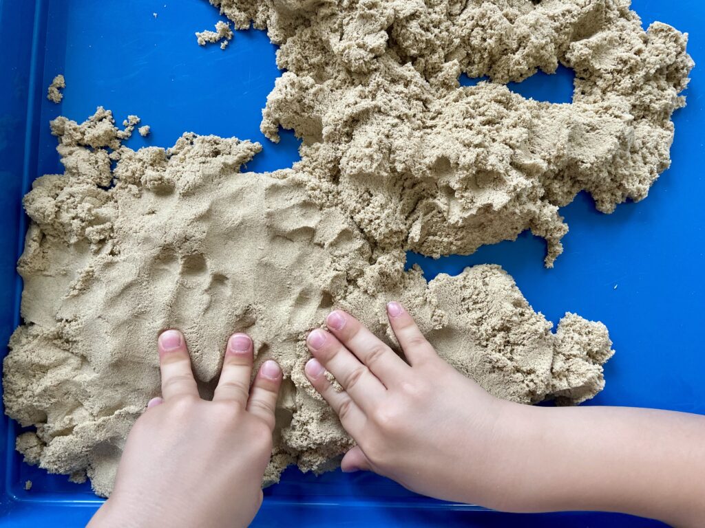 sistemi sensoriali attività con sabbia cinetica