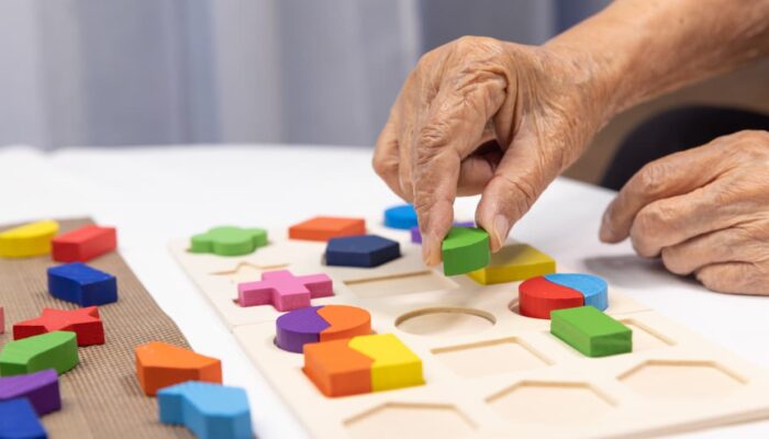 Supporti materiali negli esercizi per la memoria degli anziani