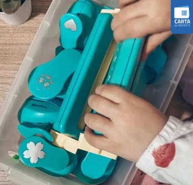 set fustelle usate da un/una bambina/bambino